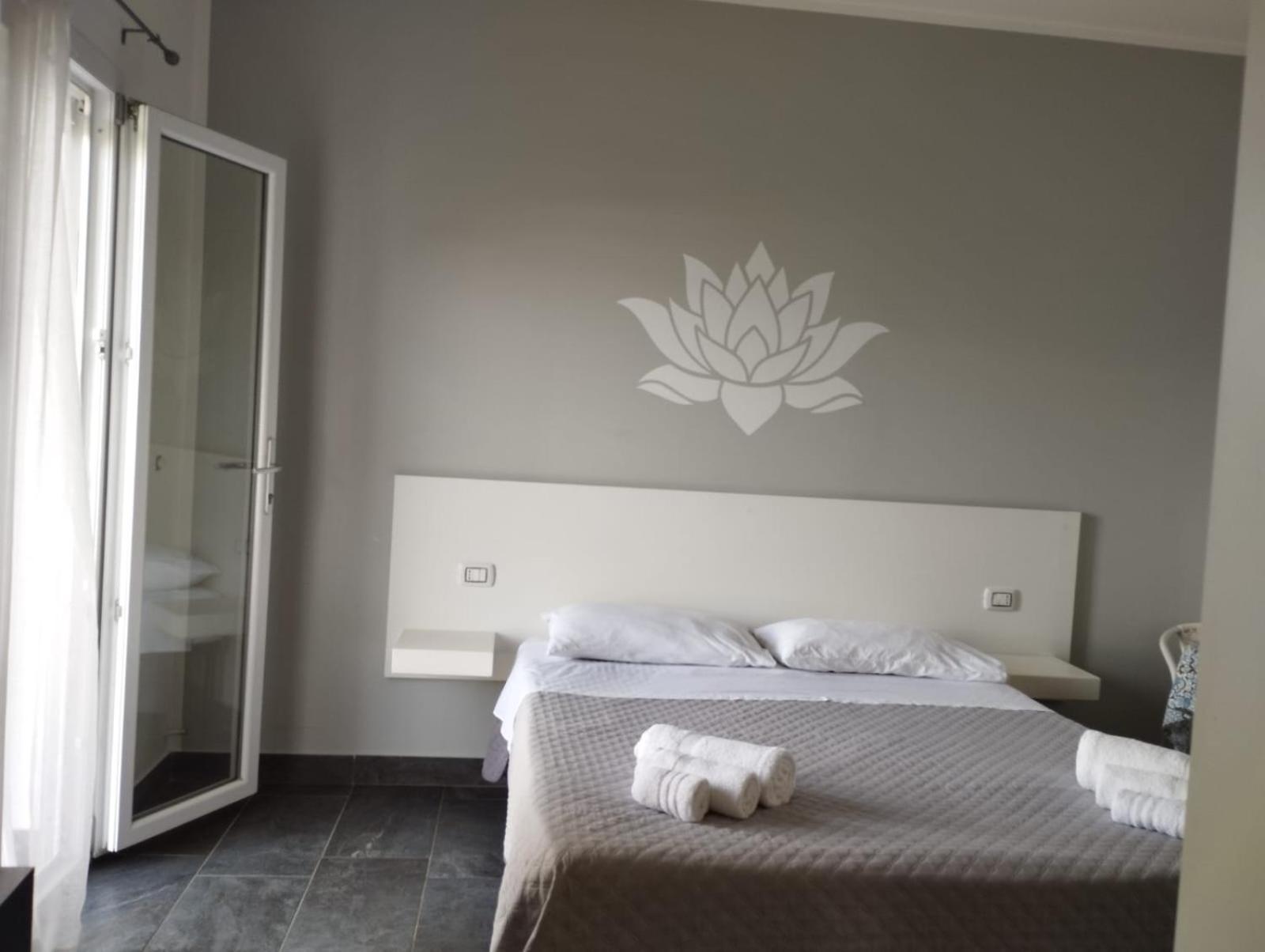 Fiore Di Loto Rooms カリーニ エクステリア 写真
