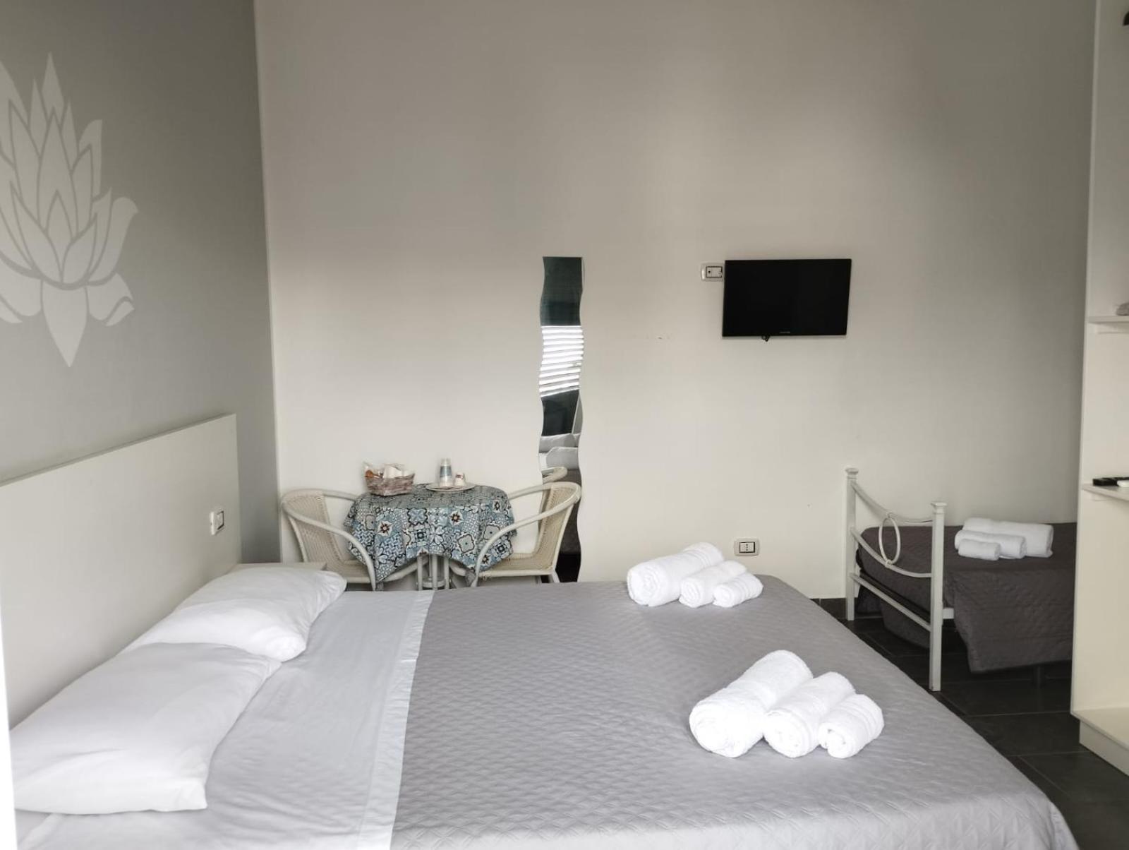 Fiore Di Loto Rooms カリーニ エクステリア 写真