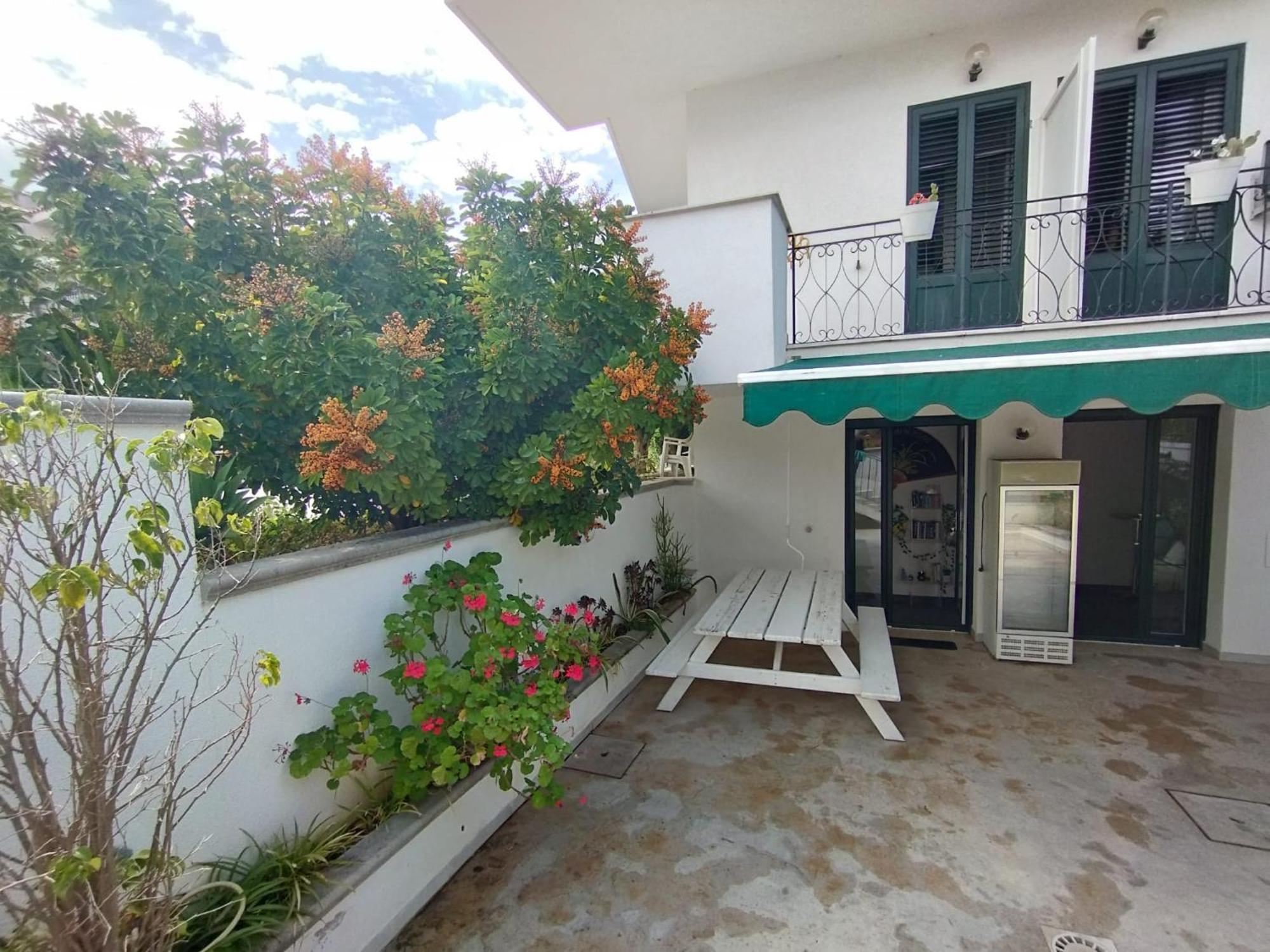 Fiore Di Loto Rooms カリーニ エクステリア 写真
